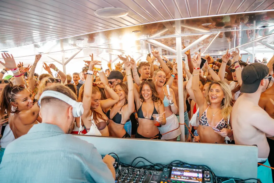 VVIP Yacht Party in Zante